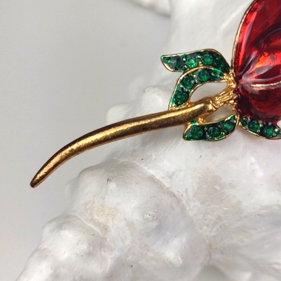 Metallic Red Christmas Rose & Kelly Green Rhinestone Leaves Gold Tone Brooch Pin - Picture 3 of 8